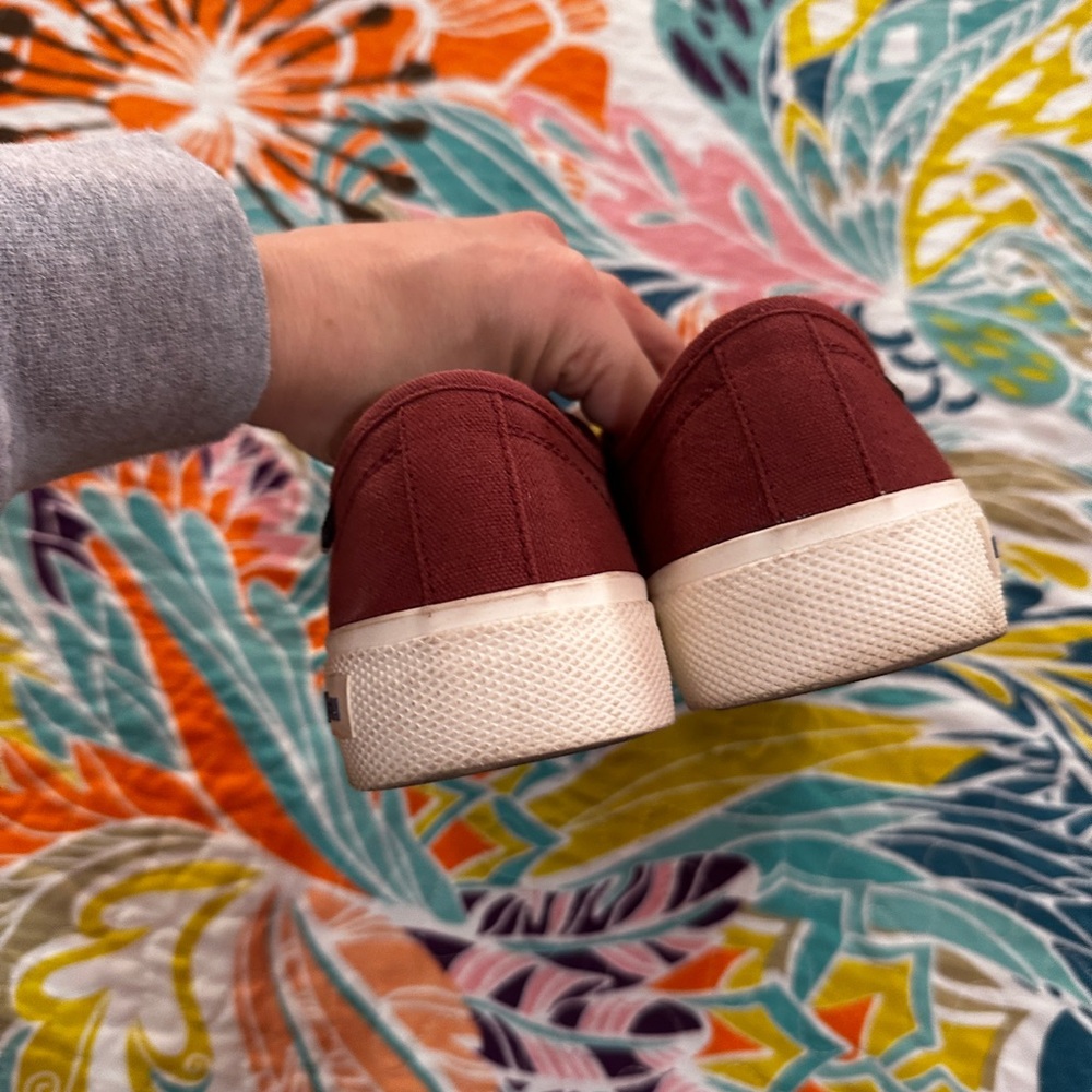 ♥️SeaVees - Burgundy Eco-Friendly Canvas Sneakers♥️ - Picture 3 of 7